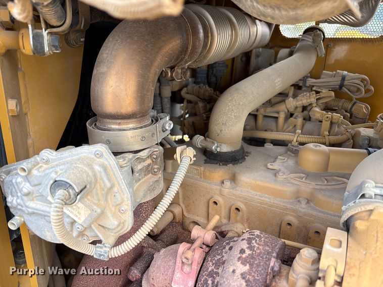 image for item EC4402 2021 Caterpillar D4 dozer