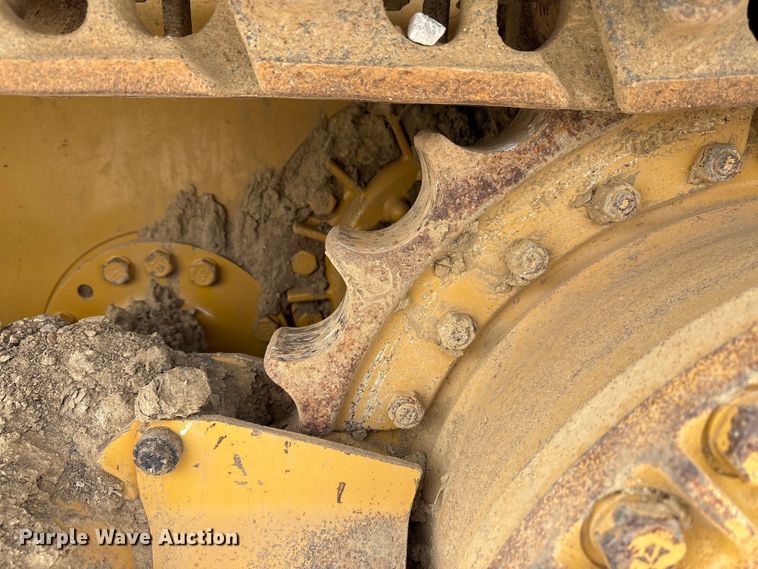 image for item EC4402 2021 Caterpillar D4 dozer