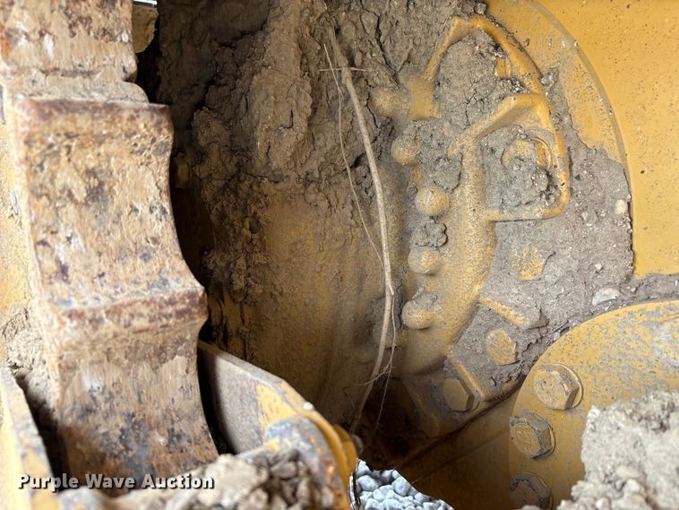 image for item EC4402 2021 Caterpillar D4 dozer