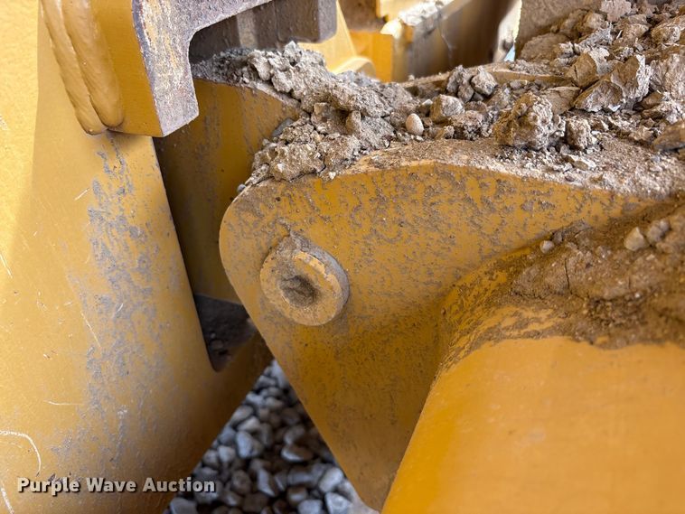 image for item EC4402 2021 Caterpillar D4 dozer