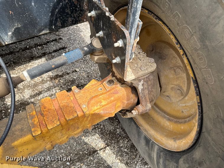 image for item ED1479 1997 Caterpillar TH63 telehandler