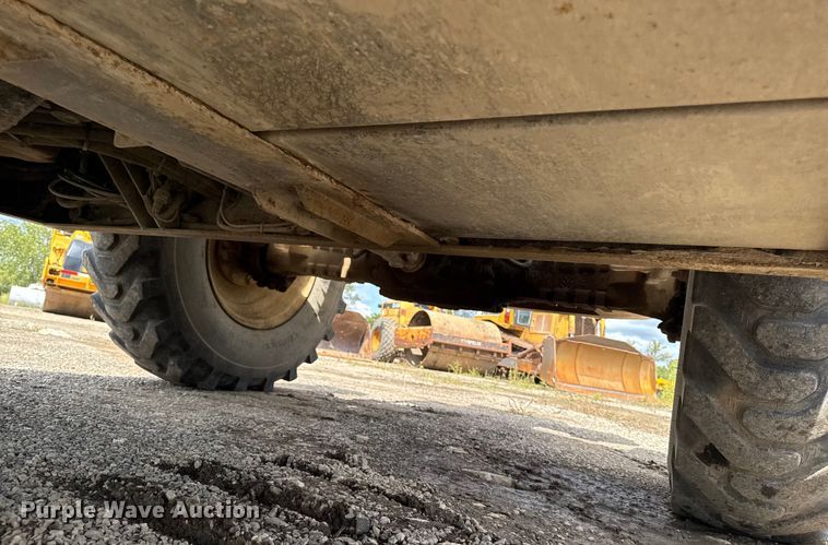 image for item ED1479 1997 Caterpillar TH63 telehandler