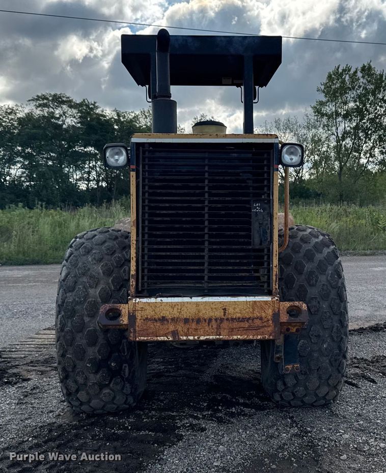 image for item ED1481 1997 Caterpillar CS-563C single drum vibratory roller