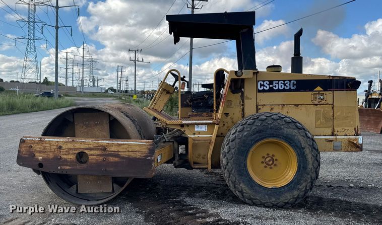image for item ED1481 1997 Caterpillar CS-563C single drum vibratory roller