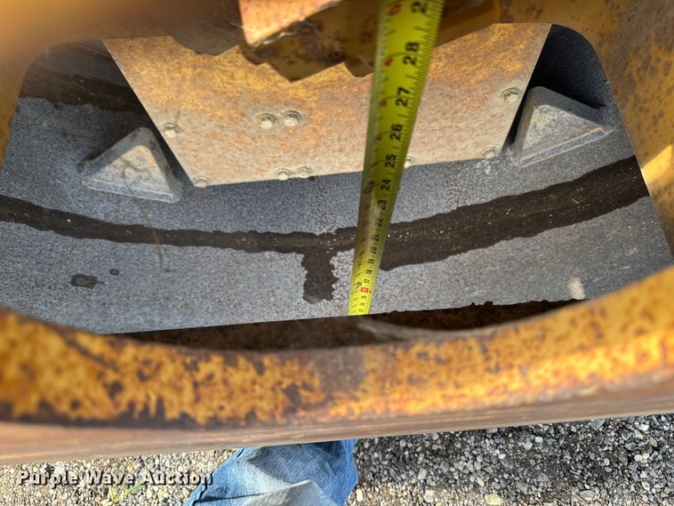 image for item ED1481 1997 Caterpillar CS-563C single drum vibratory roller