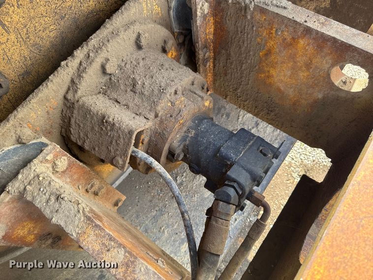 image for item ED1481 1997 Caterpillar CS-563C single drum vibratory roller