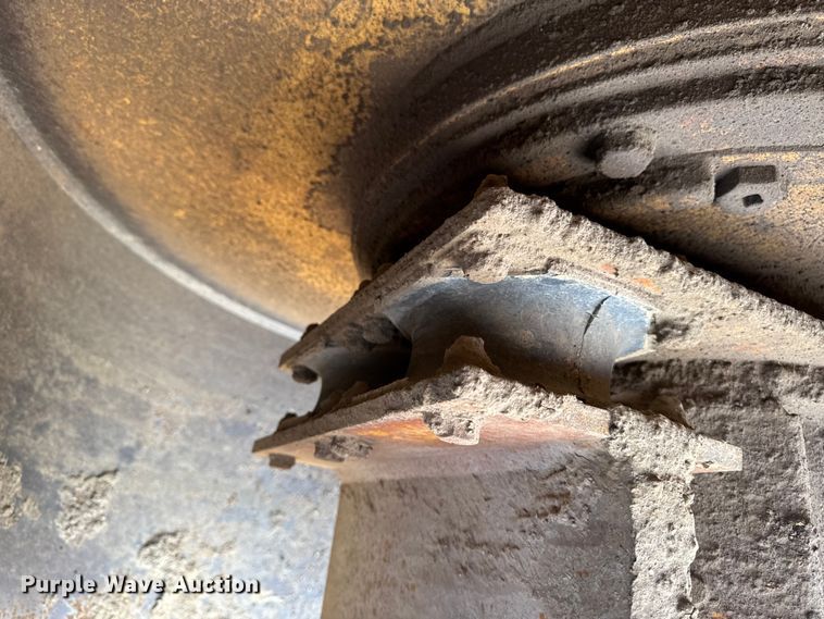 image for item ED1481 1997 Caterpillar CS-563C single drum vibratory roller