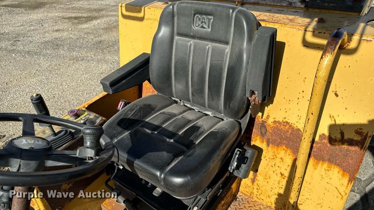 image for item ED1481 1997 Caterpillar CS-563C single drum vibratory roller