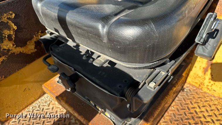 image for item ED1481 1997 Caterpillar CS-563C single drum vibratory roller