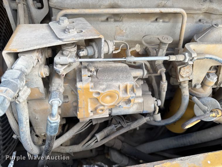 image for item ED1481 1997 Caterpillar CS-563C single drum vibratory roller