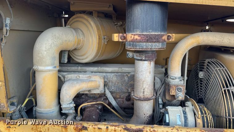 image for item ED1481 1997 Caterpillar CS-563C single drum vibratory roller