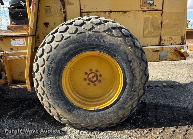 image for item ED1481 1997 Caterpillar CS-563C single drum vibratory roller