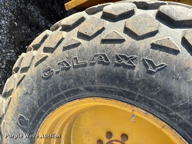 image for item ED1481 1997 Caterpillar CS-563C single drum vibratory roller