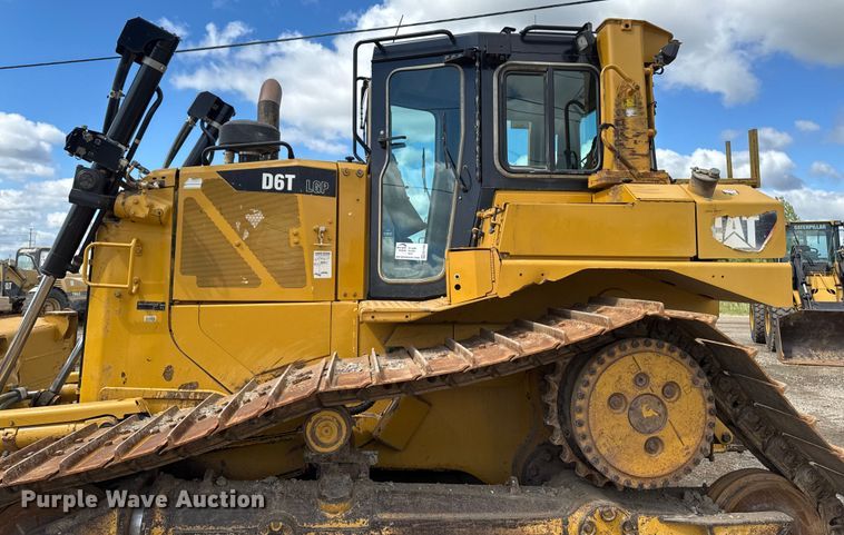 image for item ED1484 2014 Caterpillar D6T LGP dozer
