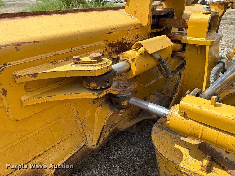 image for item ED1484 2014 Caterpillar D6T LGP dozer