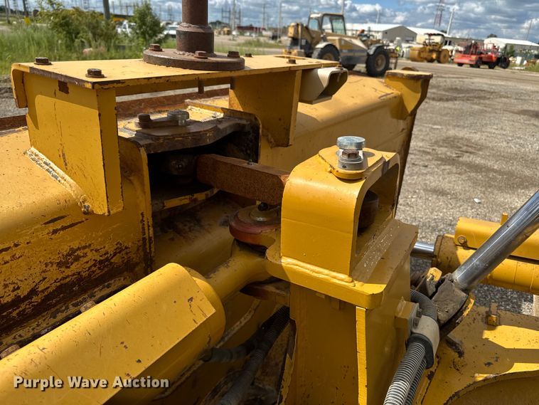 image for item ED1484 2014 Caterpillar D6T LGP dozer