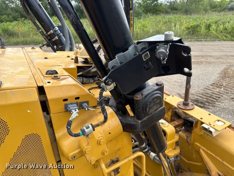 image for item ED1484 2014 Caterpillar D6T LGP dozer