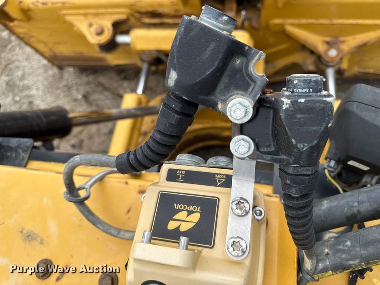 image for item ED1484 2014 Caterpillar D6T LGP dozer