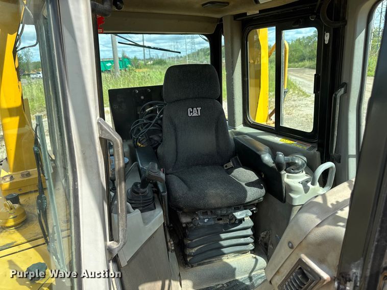 image for item ED1484 2014 Caterpillar D6T LGP dozer