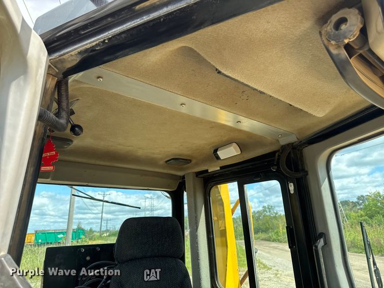 image for item ED1484 2014 Caterpillar D6T LGP dozer