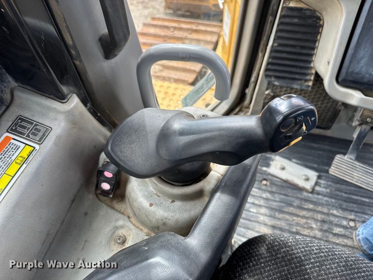 image for item ED1484 2014 Caterpillar D6T LGP dozer