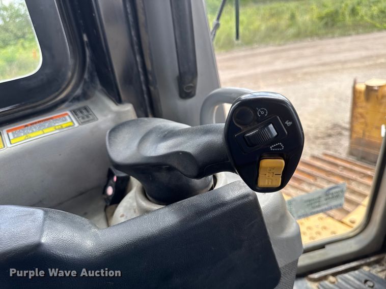 image for item ED1484 2014 Caterpillar D6T LGP dozer