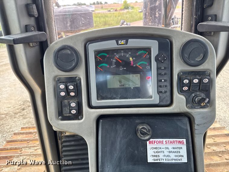 image for item ED1484 2014 Caterpillar D6T LGP dozer