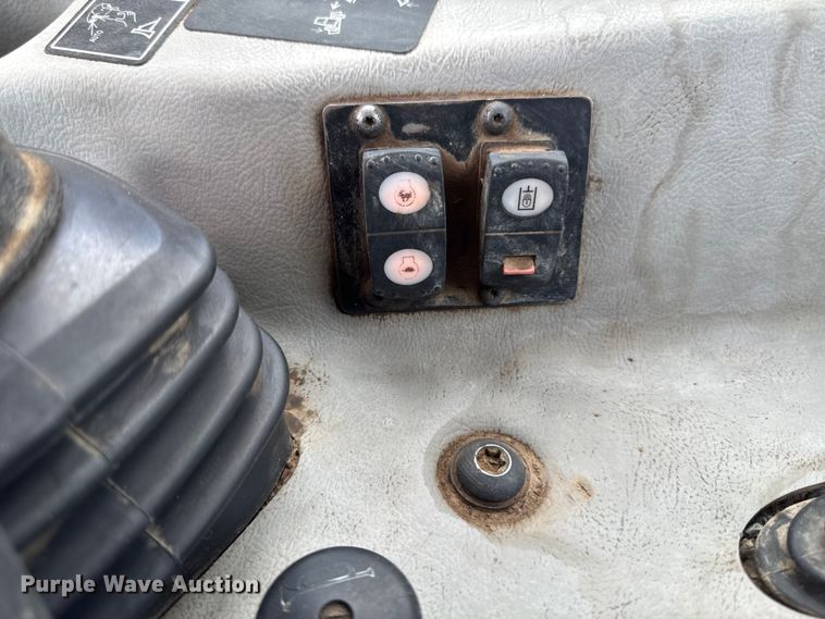 image for item ED1484 2014 Caterpillar D6T LGP dozer