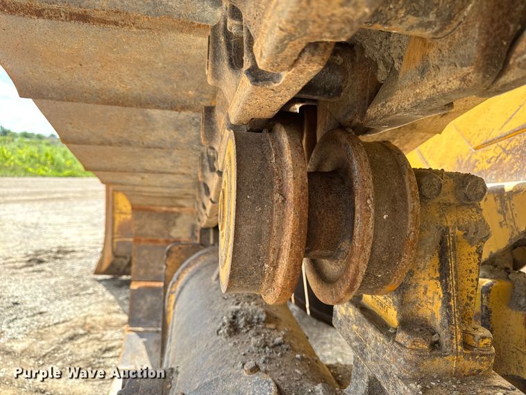 image for item ED1484 2014 Caterpillar D6T LGP dozer