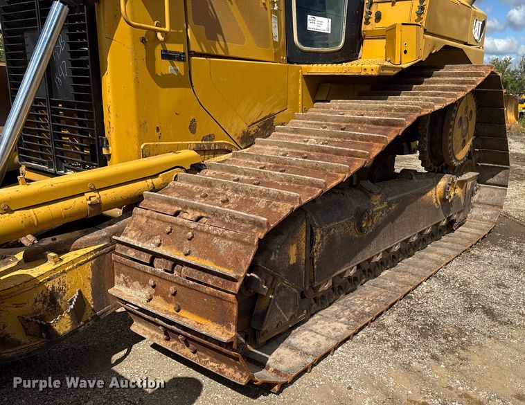 image for item ED1484 2014 Caterpillar D6T LGP dozer