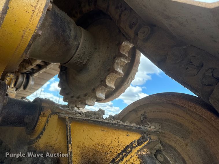 image for item ED1484 2014 Caterpillar D6T LGP dozer