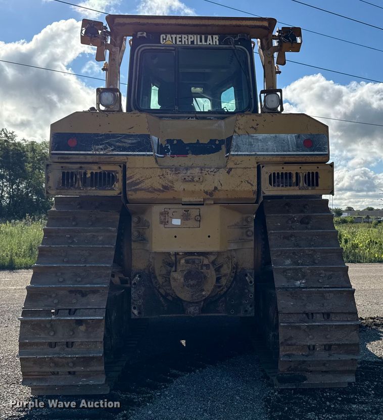 image for item ED1485 2004 Caterpillar D8R dozer
