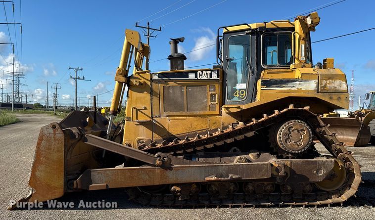 image for item ED1485 2004 Caterpillar D8R dozer