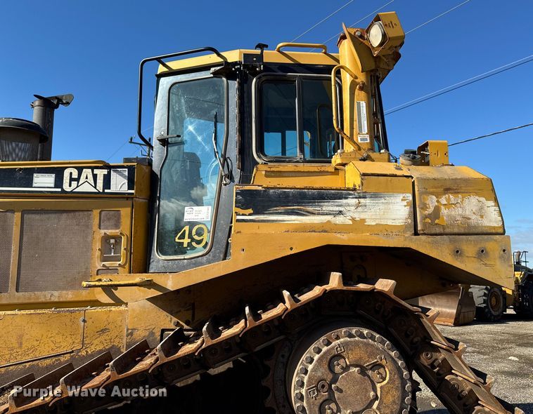 image for item ED1485 2004 Caterpillar D8R dozer