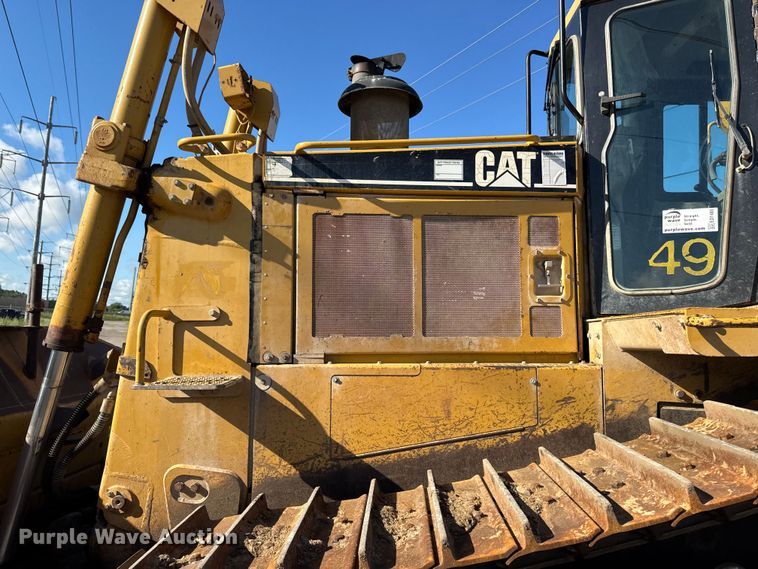image for item ED1485 2004 Caterpillar D8R dozer