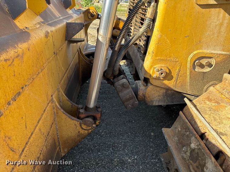 image for item ED1485 2004 Caterpillar D8R dozer