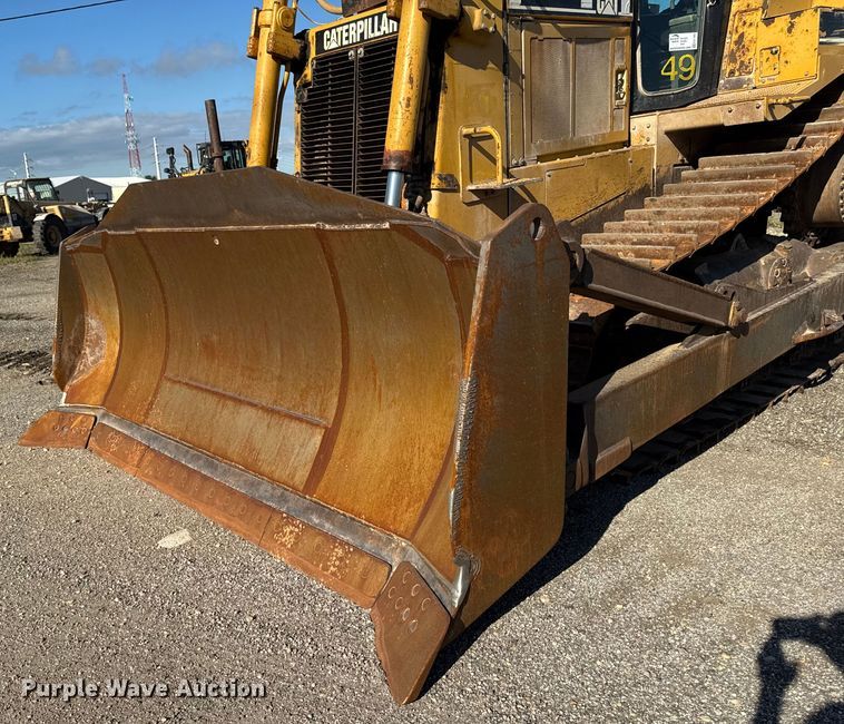 image for item ED1485 2004 Caterpillar D8R dozer