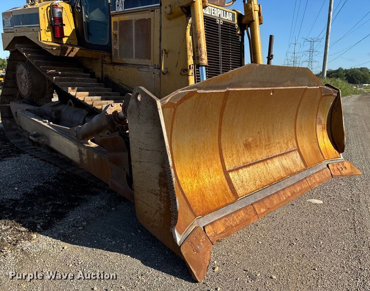 image for item ED1485 2004 Caterpillar D8R dozer
