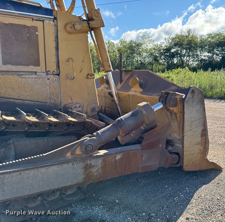 image for item ED1485 2004 Caterpillar D8R dozer