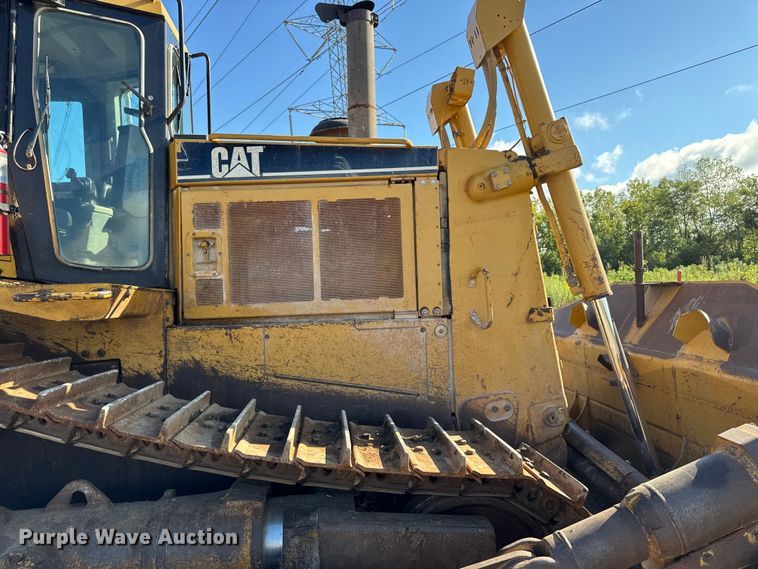 image for item ED1485 2004 Caterpillar D8R dozer