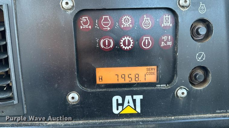 image for item ED1485 2004 Caterpillar D8R dozer