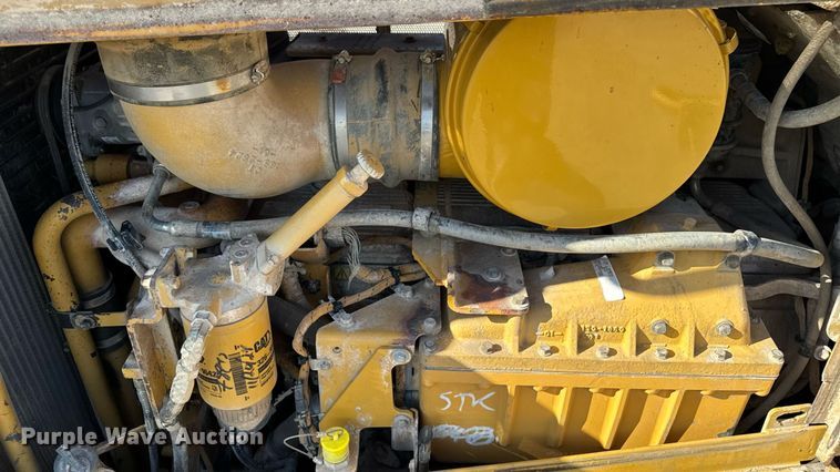image for item ED1485 2004 Caterpillar D8R dozer