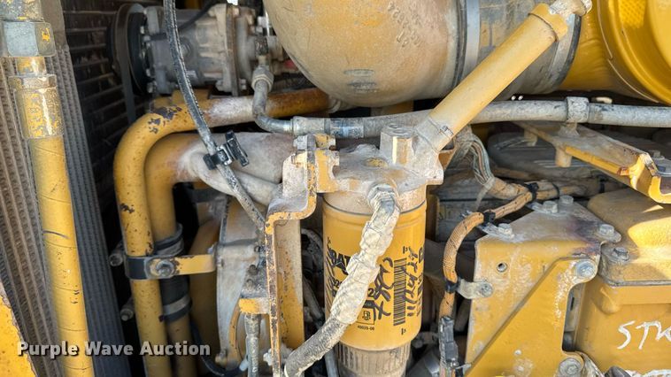 image for item ED1485 2004 Caterpillar D8R dozer