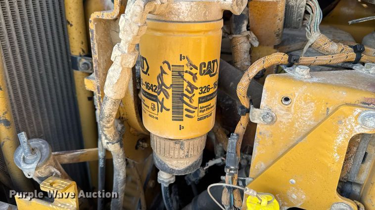 image for item ED1485 2004 Caterpillar D8R dozer