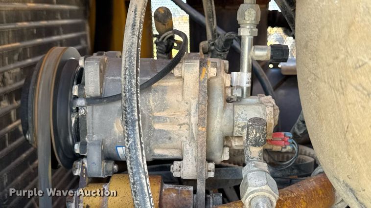 image for item ED1485 2004 Caterpillar D8R dozer