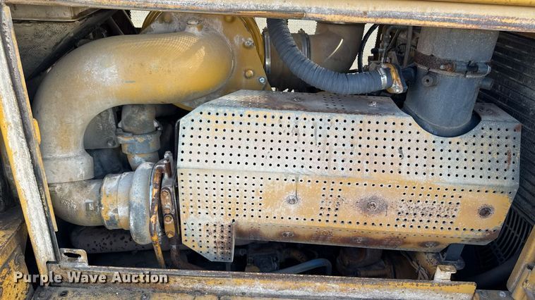 image for item ED1485 2004 Caterpillar D8R dozer