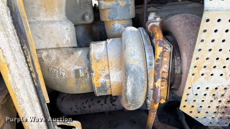 image for item ED1485 2004 Caterpillar D8R dozer