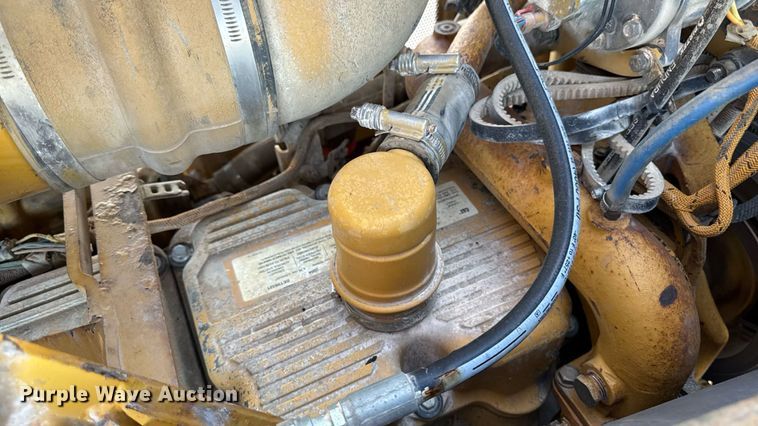 image for item ED1485 2004 Caterpillar D8R dozer