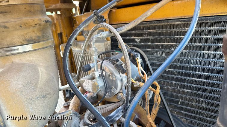 image for item ED1485 2004 Caterpillar D8R dozer