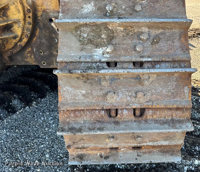 image for item ED1485 2004 Caterpillar D8R dozer